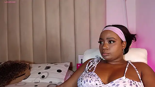 Britanymooree live XXX chat
