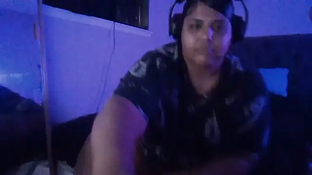 1n0nlythroat live XXX chat