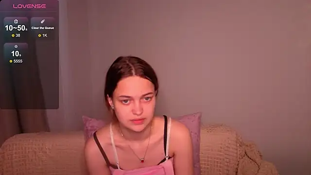 parrot_kisha লাইভ XXX চ্যাট