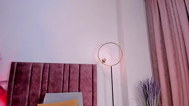 AndraCyruss live XXX chat