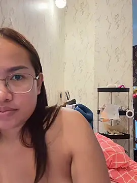 Ponthipn Live XXX chat
