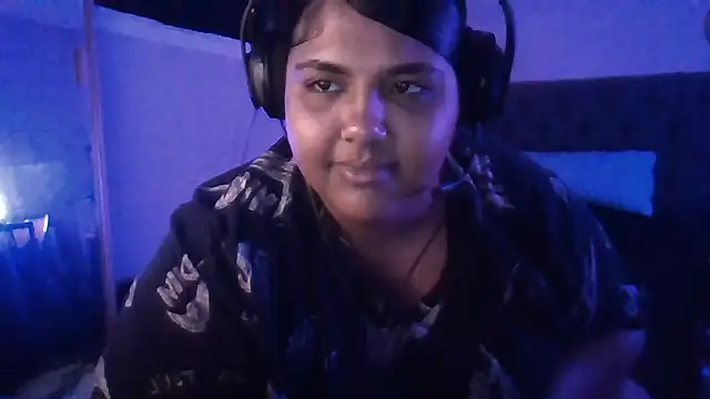 Chat +18 de 1n0nlythroat ao vivo