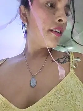 Fox_Roxxan Adlı Modelin Canlı XXX Sohbeti
