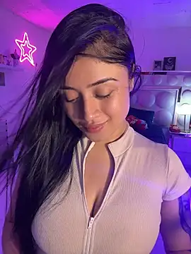 Онлайн чат XXX lucianaroy