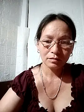 Chatroom XXX en direct de Cucci07