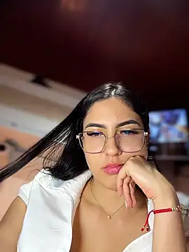 I_AM_SOPHIE_ élő XXX-chatje