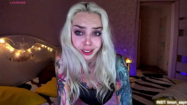 Chat XXX en directo de LillyMoure_