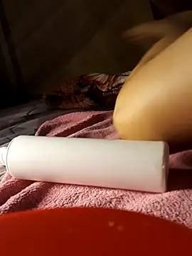 -Tara-a's Live XXX Chat