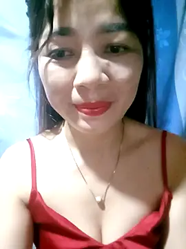 Yiyi102300 Adlı Modelin Canlı XXX Sohbeti