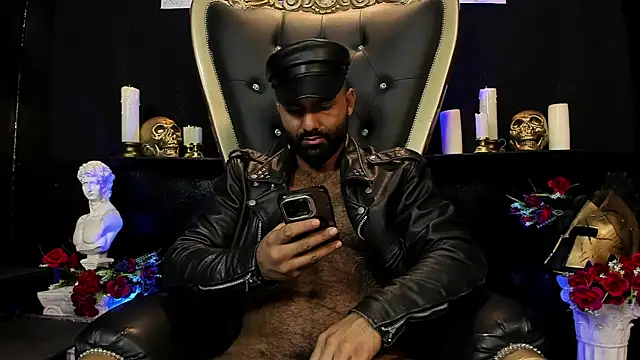 BeardAndrew Chat XXX in diretta