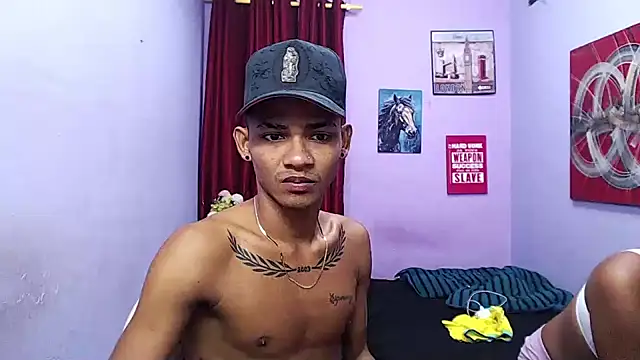 Онлайн чат XXX black_twinks