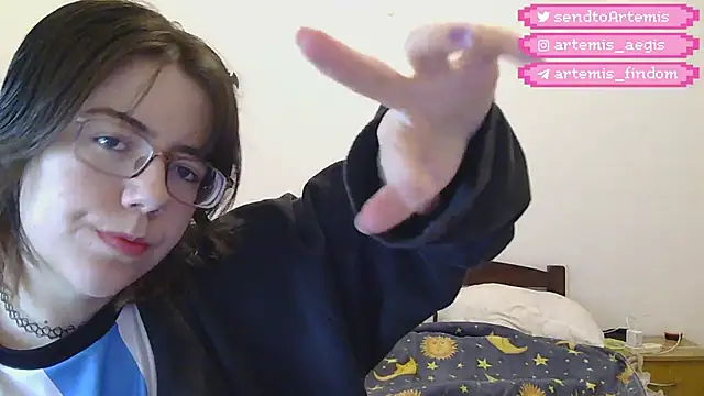 Artemis-aegis Chat XXX in diretta