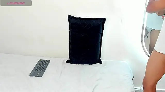Chirs_Arthus Chat XXX live