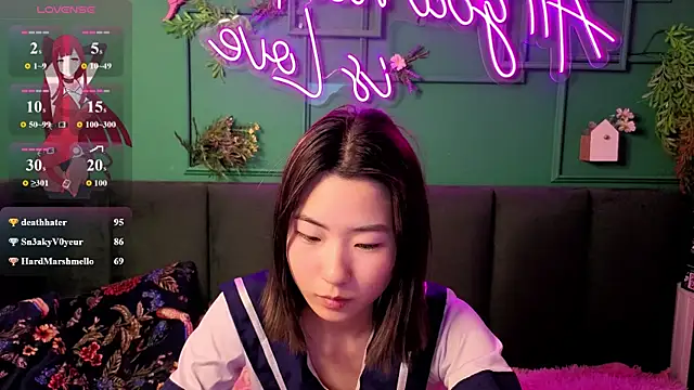 Runi_Asian's Live XXX Chat