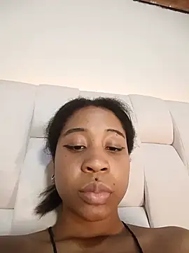 Zaira_Rose_ Adlı Modelin Canlı XXX Sohbeti