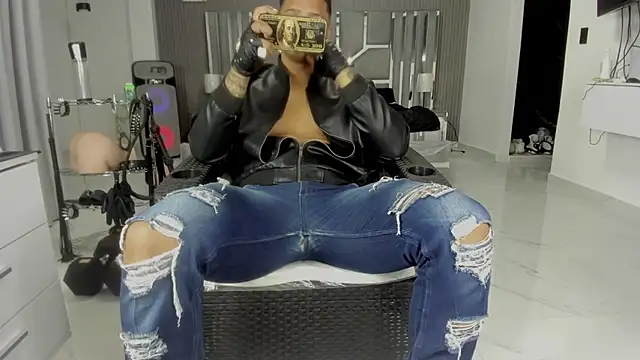 แชท XXX สดของ master_leather