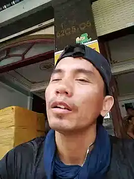 traiwe06 Live XXX Chat