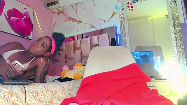 HUGE_BLACKCOCK Chat XXX in diretta