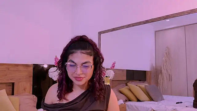 Chat +18 de MelodyAlvarez ao vivo