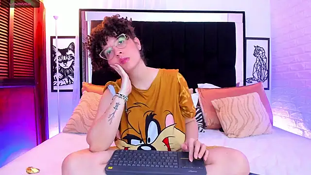 Chat +18 de Isabella_Flores ao vivo