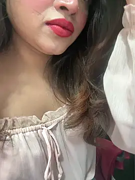 Chatroom XXX en direct de Yours_riya11