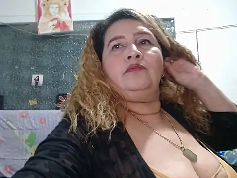Perla1981-- Adlı Modelin Canlı XXX Sohbeti