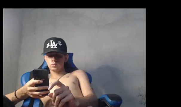 Garu_hot19's Live XXX Chat