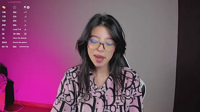Chat XXX en directo de NanakoDollx