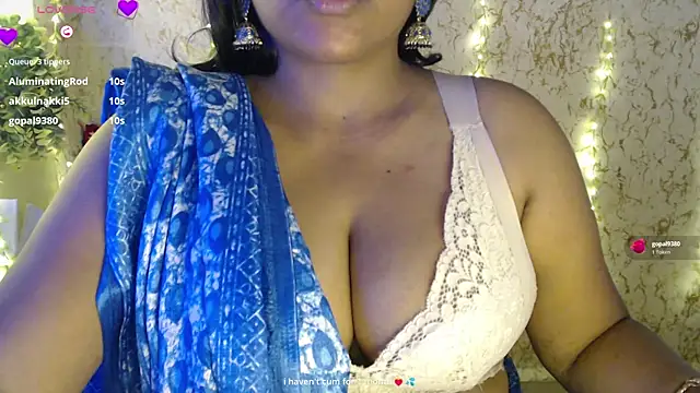 Czat XXX na żywo – ItsMiraDesire
