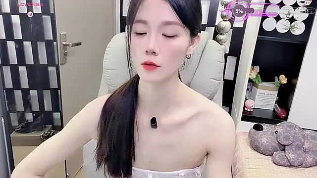 Yueyue-MM's Live XXX Chat