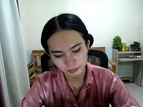 Chat XXX en directo de devine_goddess