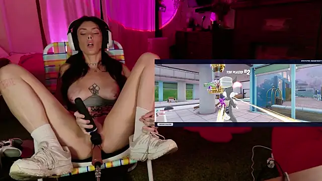 GennaJames' Live XXX Chat
