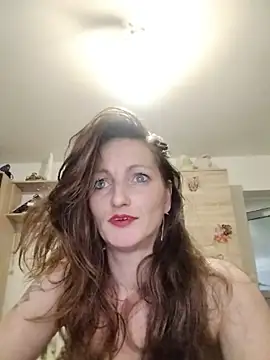 CrazyMaya39 Adlı Modelin Canlı XXX Sohbeti
