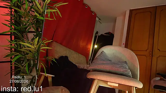Redlu_1 Live XXX-Chat