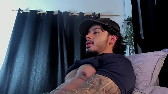 Justin_WhiteJS Chat XXX live