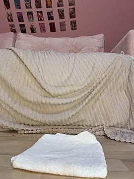 Chatroom XXX en direct de Rinamay_