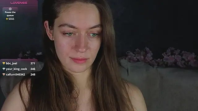 Agnes_Wells Adlı Modelin Canlı XXX Sohbeti