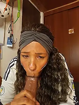 Živý XXX chat Ivon_C