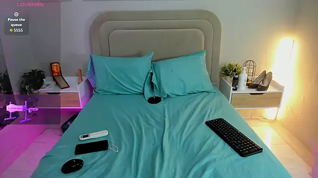 Nahomyrain's Live XXX Chat