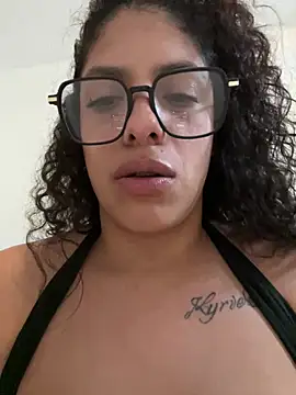 Chat XXX en directo de Shurabig