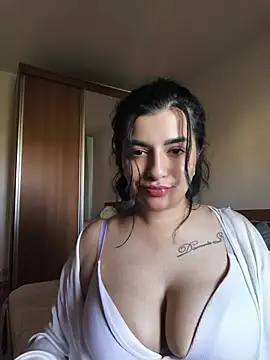 MonikaSeXyDolce Chat XXX live