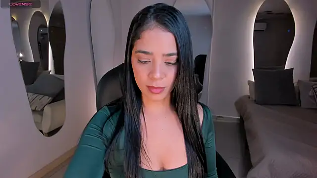 LucyCarter1 Adlı Modelin Canlı XXX Sohbeti