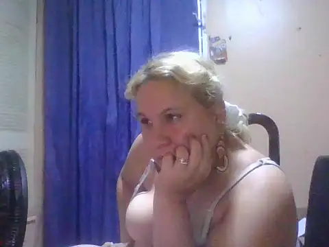 agathaa69 live XXX chat