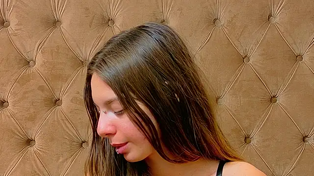 Chatroom XXX en direct de CoraVex