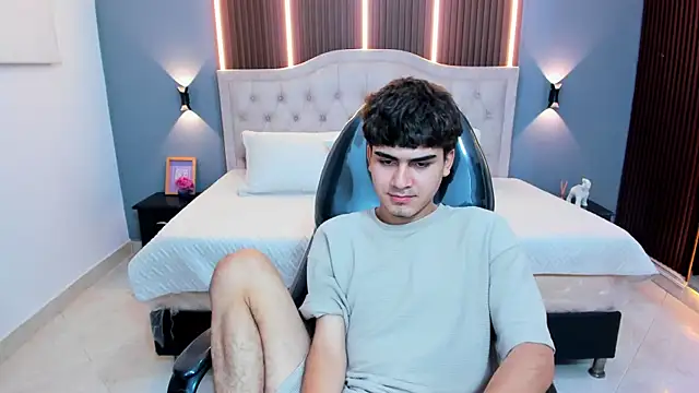 Tommy18__ Live XXX Chat