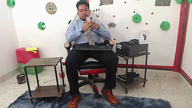 دردشة KalethBigDick الجنسية المباشرة