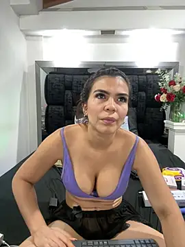 Arianna_Jones1 Adlı Modelin Canlı XXX Sohbeti