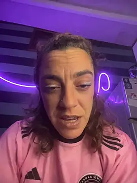 SalyTredelMonte Adlı Modelin Canlı XXX Sohbeti