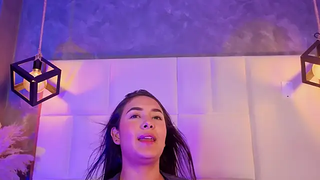 Violetta_rose_ Adlı Modelin Canlı XXX Sohbeti