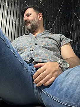 دردشة Hairy_Dad86 الجنسية المباشرة